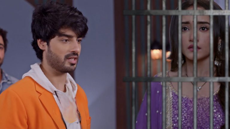 Picsart_24-05-16_22-51-00-273