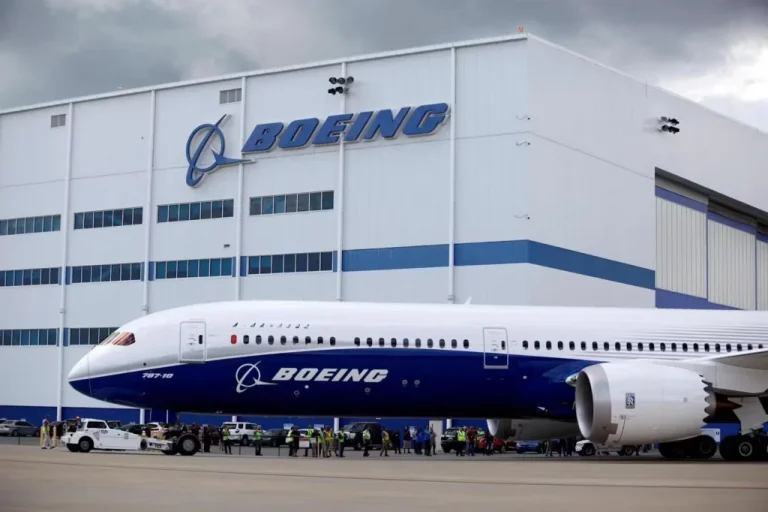 boeing-787-dreamliner-1024x682