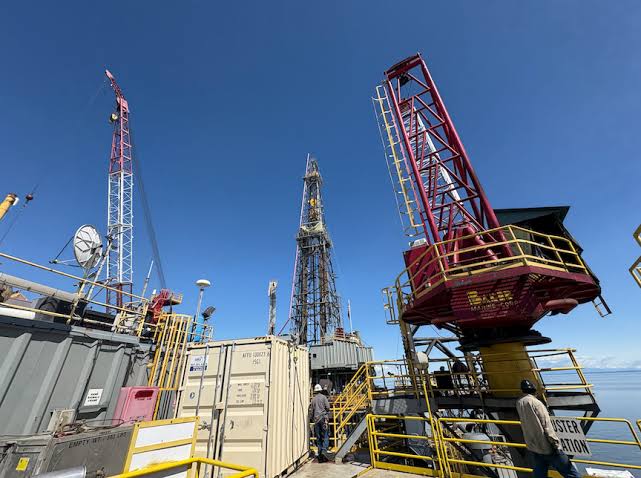 Alaska offshore oil drilling platform